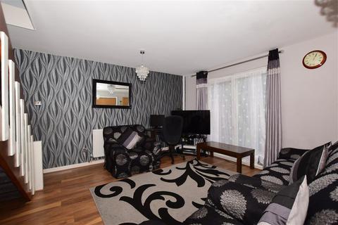 49 Waterfields, Leatherhead, KT22 7XB