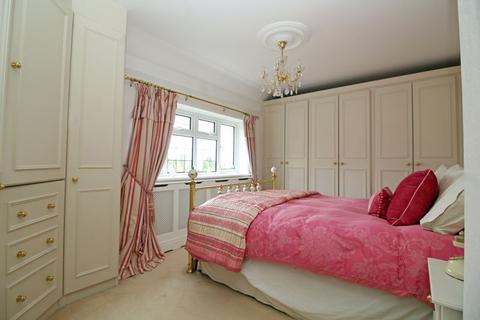 50 Ewhurst Avenue, South Croydon, CR2 0DJ
