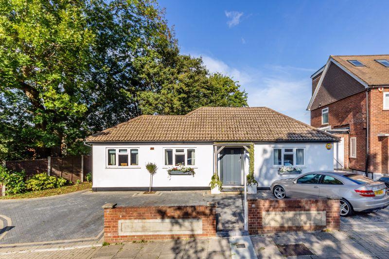 Windsor Drive, Chelsfield 3 bed detached bungalow £600,000