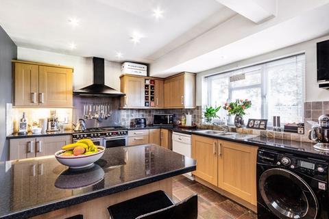 164 Windsor Drive, Orpington, BR6 6HQ