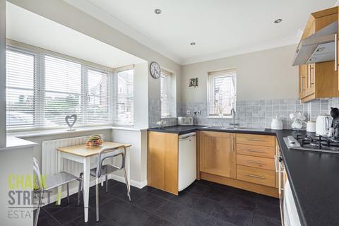 7 Forbes Close, Hornchurch, RM11 1FD