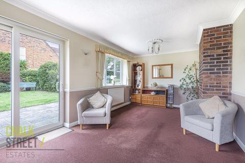 7 Forbes Close, Hornchurch, RM11 1FD