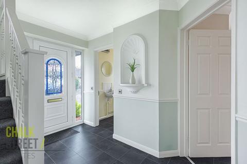 7 Forbes Close, Hornchurch, RM11 1FD
