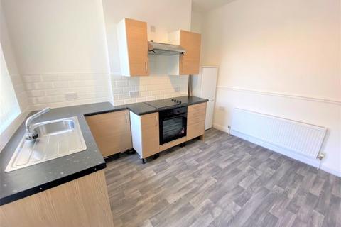 2 bedroom terraced house to rent, Garden Street, Manchester