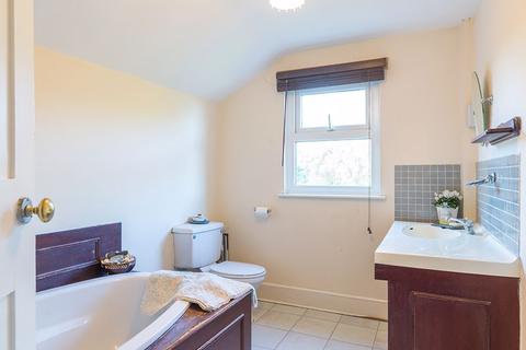 70 Angel Road, Thames Ditton, KT7 0AZ