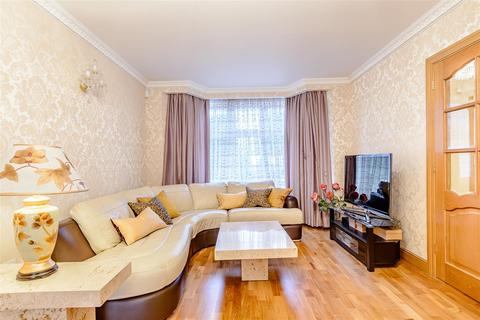 23 The Vale, London, N14 6HR