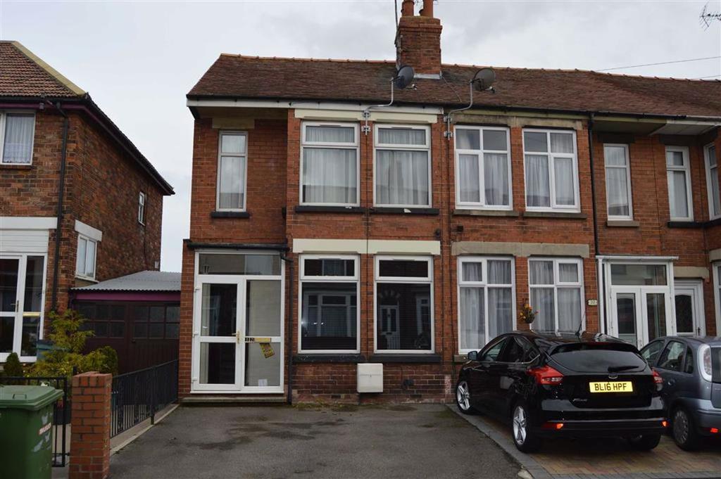 Long Lane, Bridlington, East... 2 bed semidetached house £133,000