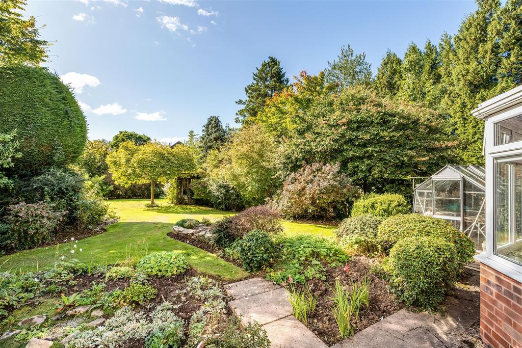 Sandy Lane, Leamington Spa 4 bed detached house £725,000