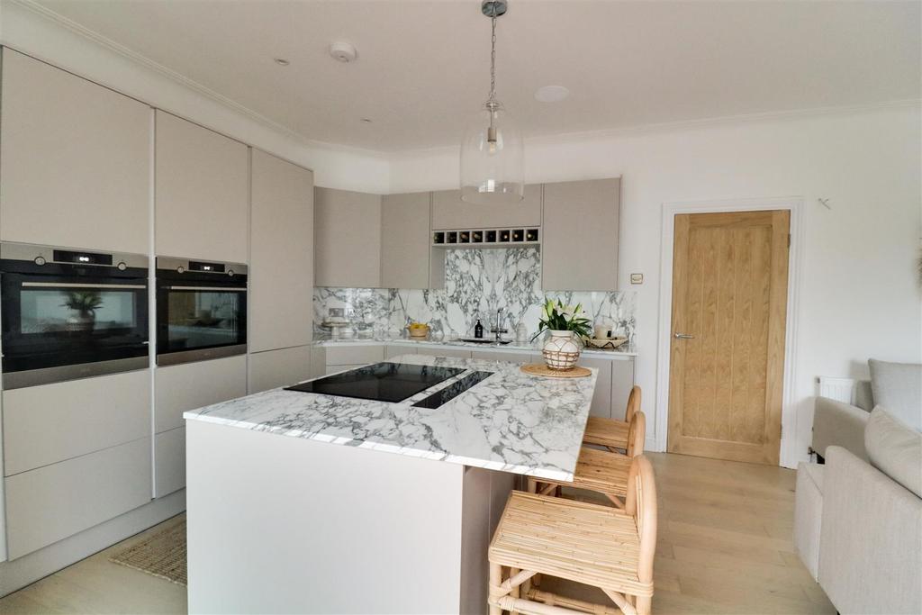 Winsford Gardens, WestcliffOnSea 3 bed semidetached bungalow £550,000