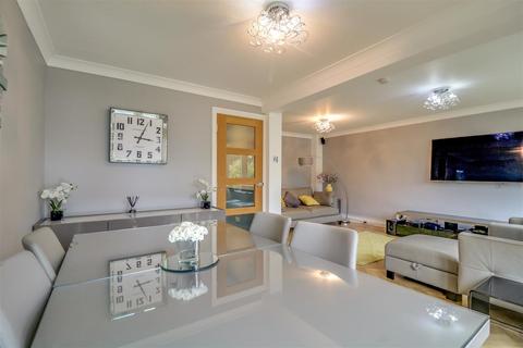 11 Bartley Close, Benfleet, SS7 4DD