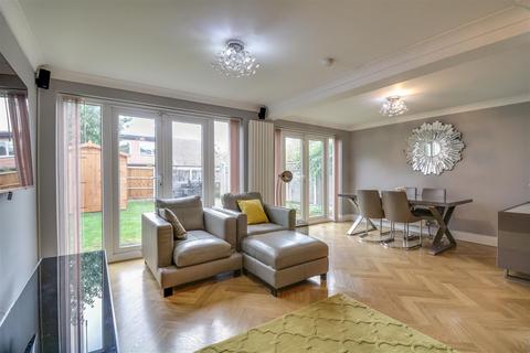 11 Bartley Close, Benfleet, SS7 4DD