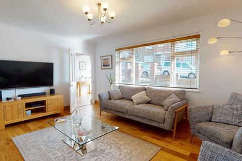 63 Astley Avenue, Dover, CT16 2PW