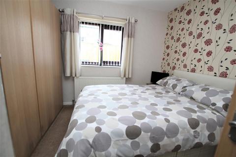 10 Kings Drive, Bradford, BD2 1PX