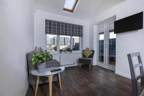12 Black Myres Close, Queensbury, Bradford, BD13 2FQ