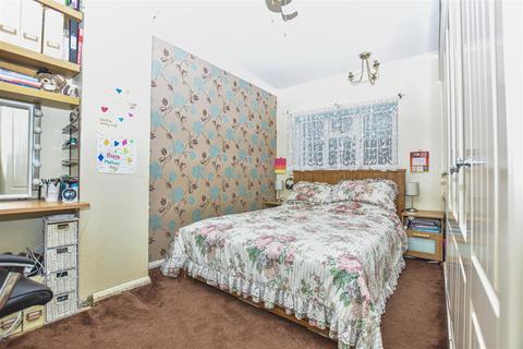 18 Exeter Road, Gravesend, DA12 5QX
