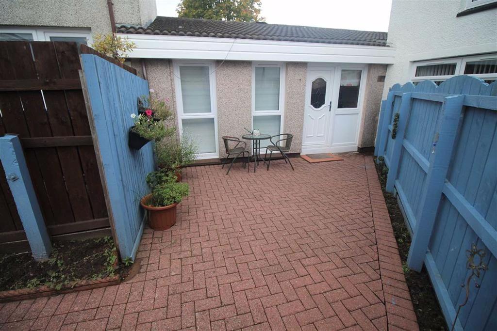 Park Gate, Erskine 1 bed terraced house £79,995