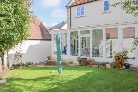 20 Chestnut Parade, Shepton Mallet, BA4 4DW