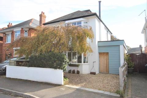 31 Athelstan Road, Bournemouth, BH6 5LY