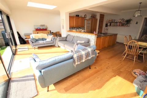 31 Athelstan Road, Bournemouth, BH6 5LY