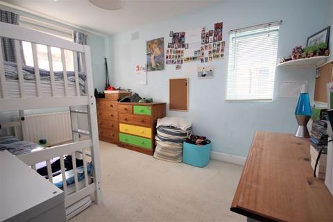 31 Athelstan Road, Bournemouth, BH6 5LY
