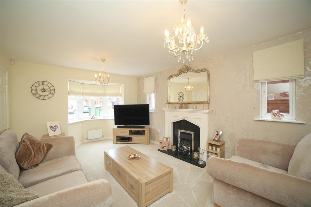 Dulwich Grange, Bratton, Telford, TF5 0EB 5 bed detached house £350,000