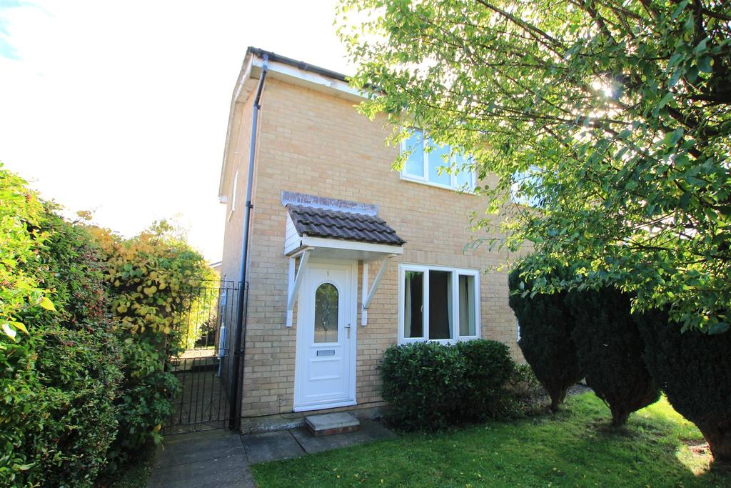 Farnham Close, Woodham, Newton Aycliffe 2 bed semidetached house £