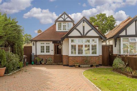 1 The Warren, Worcester Park, KT4 7DH