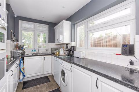 1 The Warren, Worcester Park, KT4 7DH