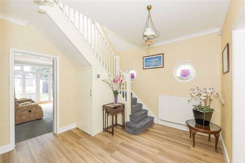 1 The Warren, Worcester Park, KT4 7DH