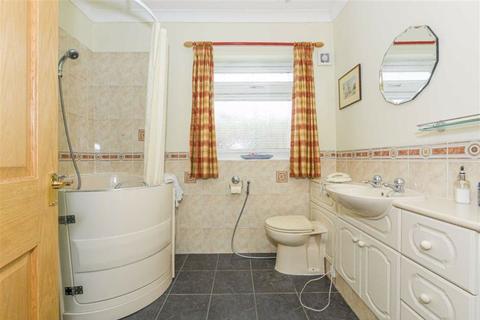 1 The Warren, Worcester Park, KT4 7DH