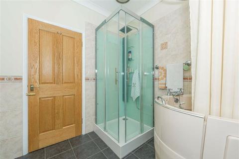 1 The Warren, Worcester Park, KT4 7DH
