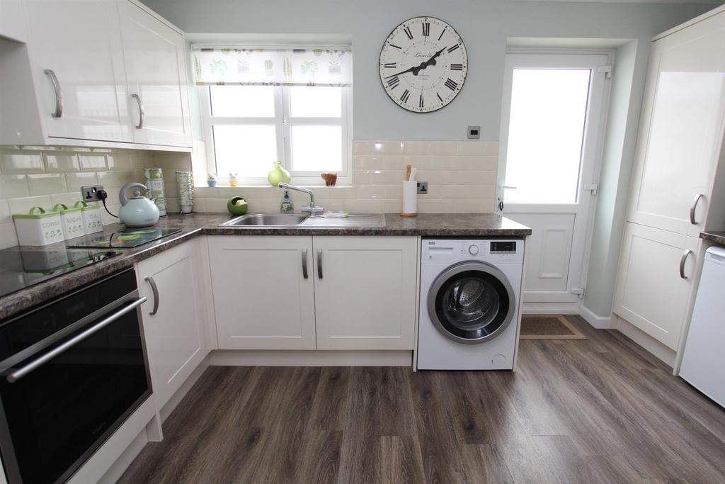 Kitchen: