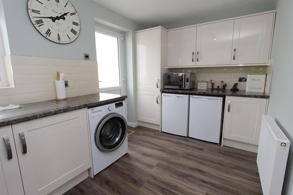 Kitchen: