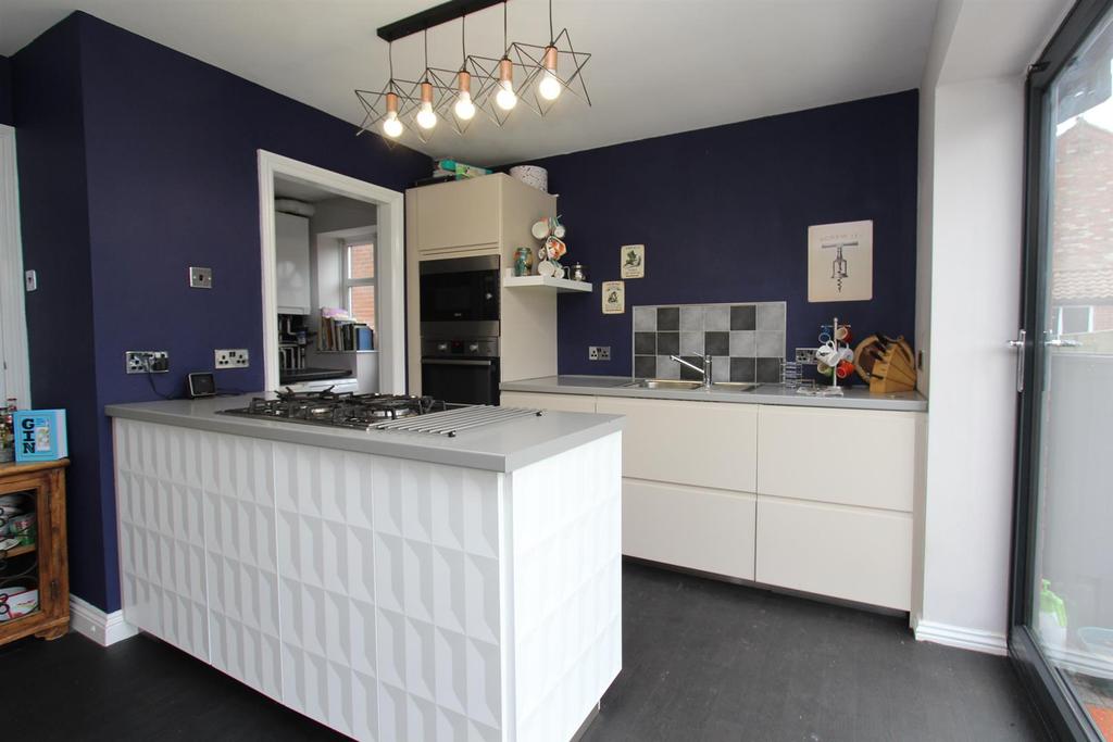 Modern open plan kitchen/diner: