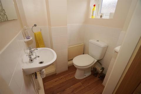 20 Wadebridge Drive, Bury, BL8 2NN
