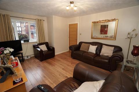 20 Wadebridge Drive, Bury, BL8 2NN