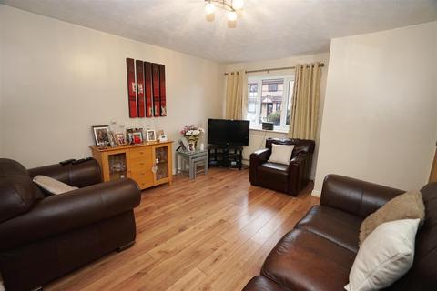 20 Wadebridge Drive, Bury, BL8 2NN