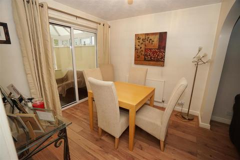 20 Wadebridge Drive, Bury, BL8 2NN