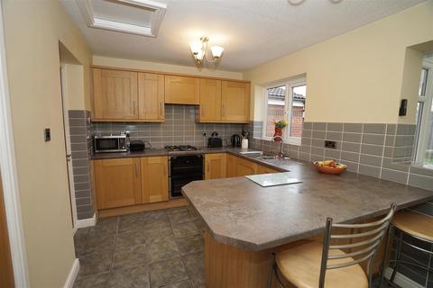 20 Wadebridge Drive, Bury, BL8 2NN