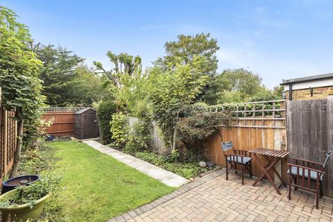 21 Salisbury Road, New Malden, KT3 3HZ