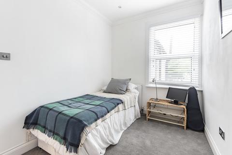 21 Salisbury Road, New Malden, KT3 3HZ