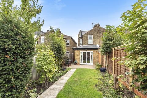 21 Salisbury Road, New Malden, KT3 3HZ