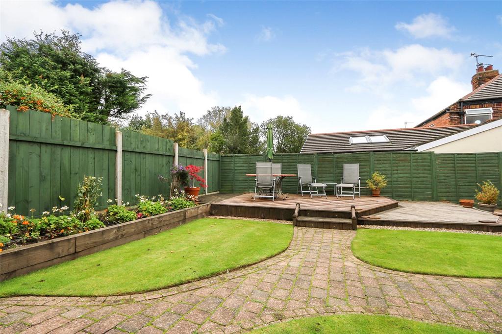 Fairfield Avenue, Kirk Ella, Hull, East Yorkshire, HU10 3 bed semi