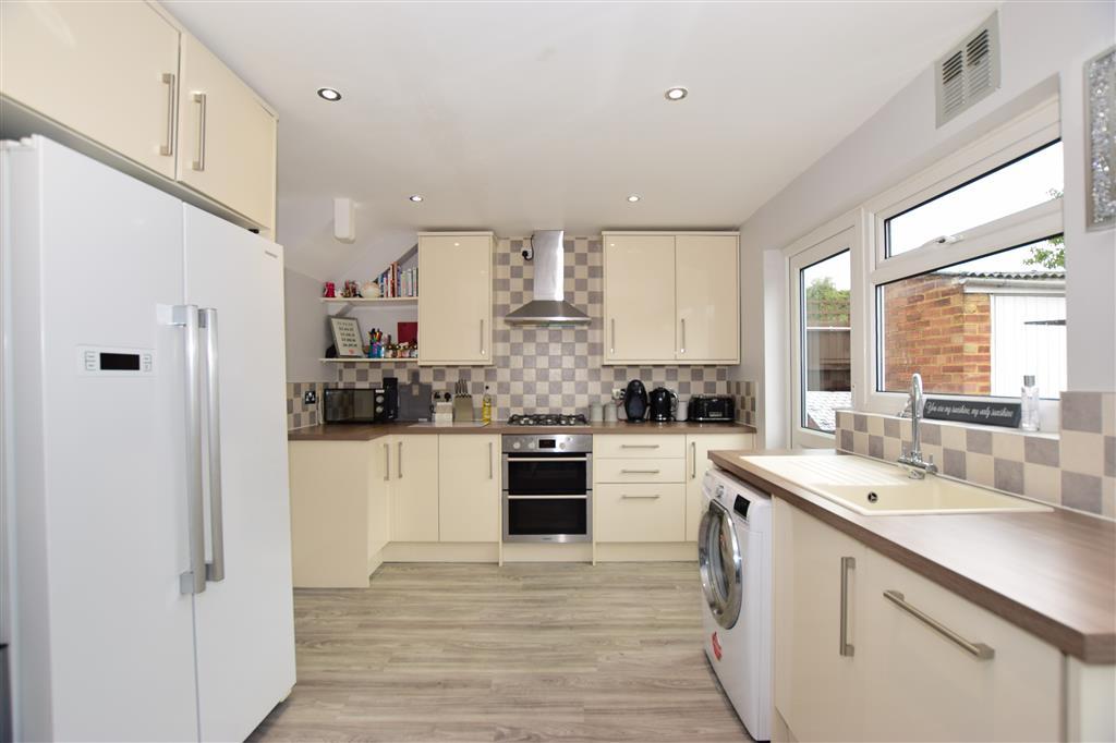 Kitchen/Dining Area