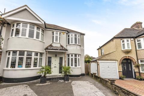 3 Boleyn Gardens, West Wickham, BR4 9NG
