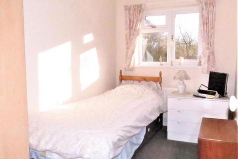 3 Glengarry, New Milton, BH25 6UA