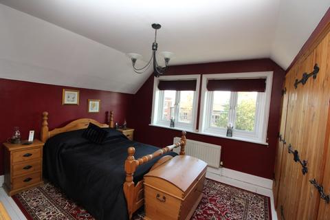 2 bedroom maisonette for sale - High Street, Baldock, SG7