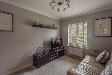 15 Halcyon Close, Oxshott, Leatherhead, KT22 0HA