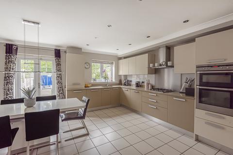 15 Halcyon Close, Oxshott, Leatherhead, KT22 0HA