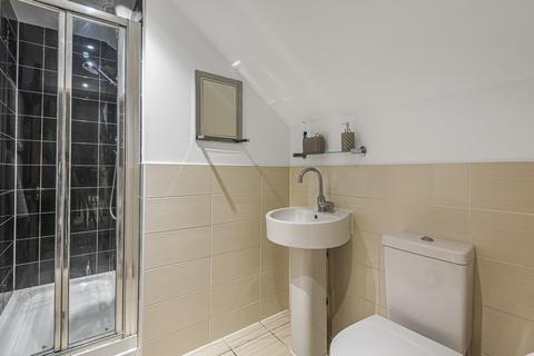 15 Halcyon Close, Oxshott, Leatherhead, KT22 0HA